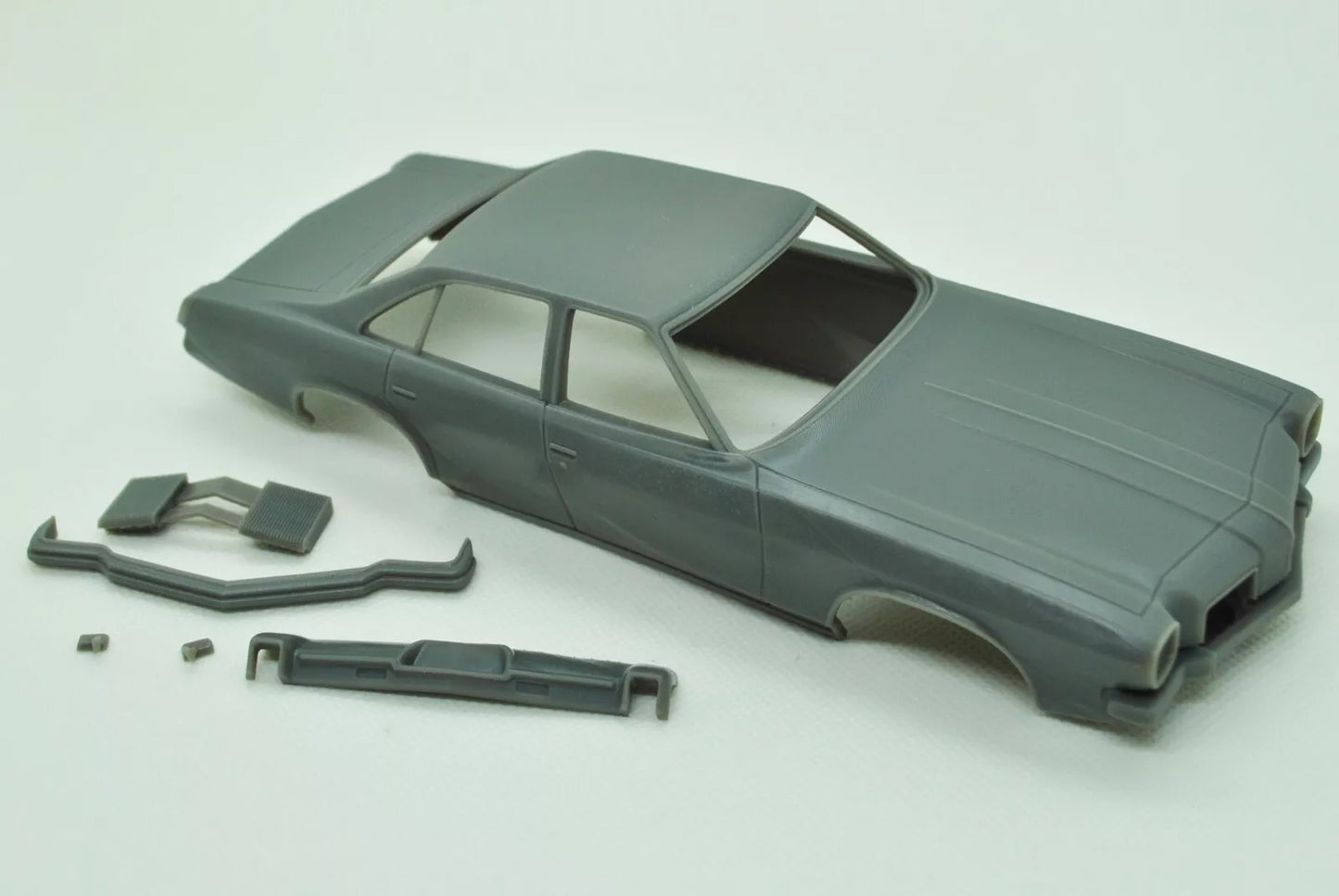1/25 3D-Druckharz, NICHT GEGOSSEN, Bausatz Oldsmobile Cutlass Salon 1973