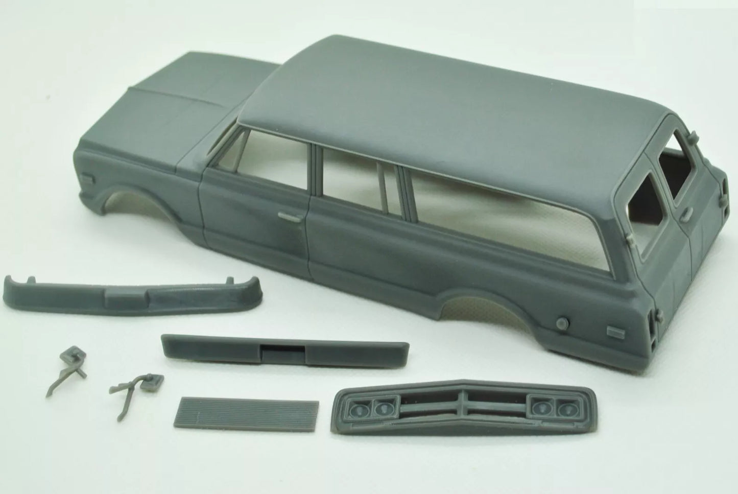 1/25 3D-Druckharz, NICHT GEGOSSEN, Bausatz GMC Suburban 1972