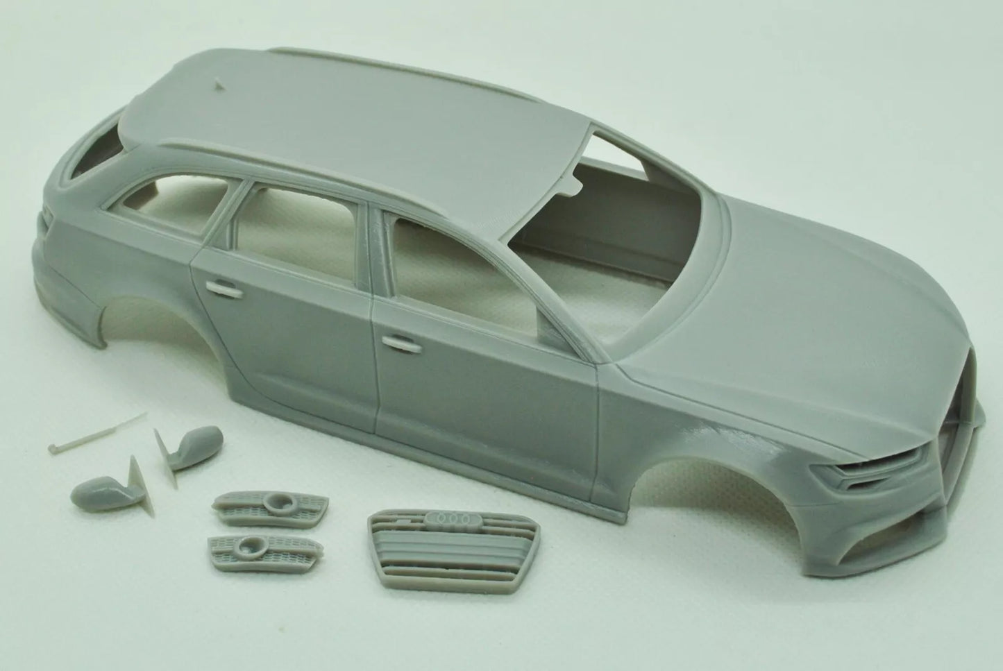 1/24 3D-Druckharzbausatz Audi S6 Avant 2016