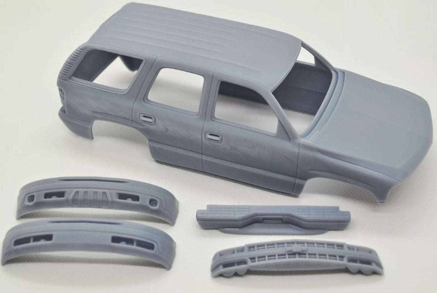 1/25 3D-Druckharz, NICHT GEGOSSEN, Bausatz Chevrolet Tahoe 2002