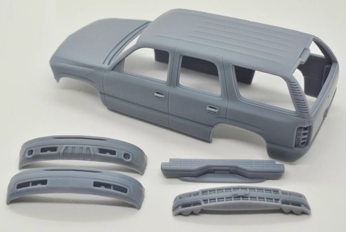 1/25 3D-Druckharz, NICHT GEGOSSEN, Bausatz Chevrolet Tahoe 2002