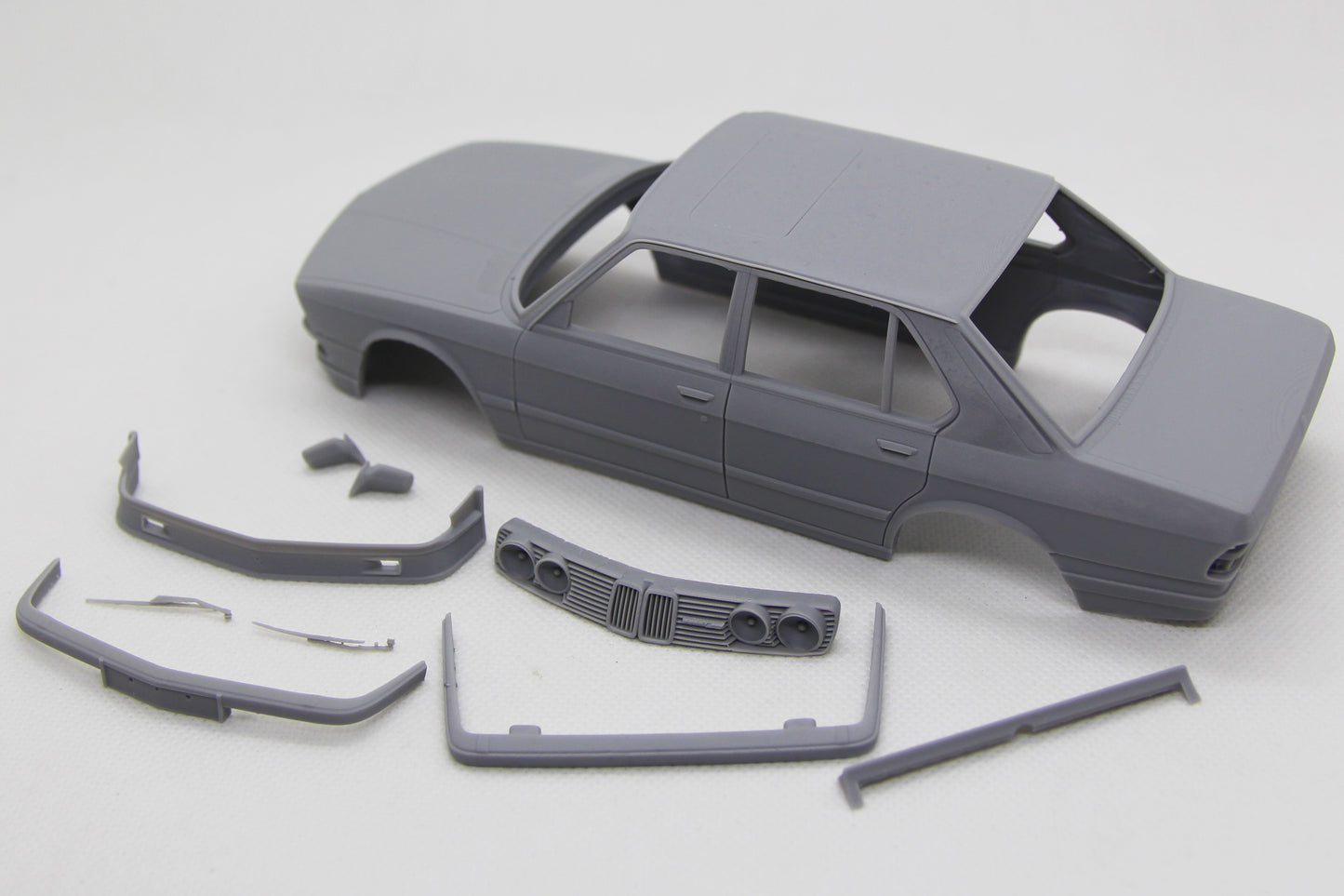 1/24 3D print resin kit Alpina B9/B10 (BMW E28) with black decals