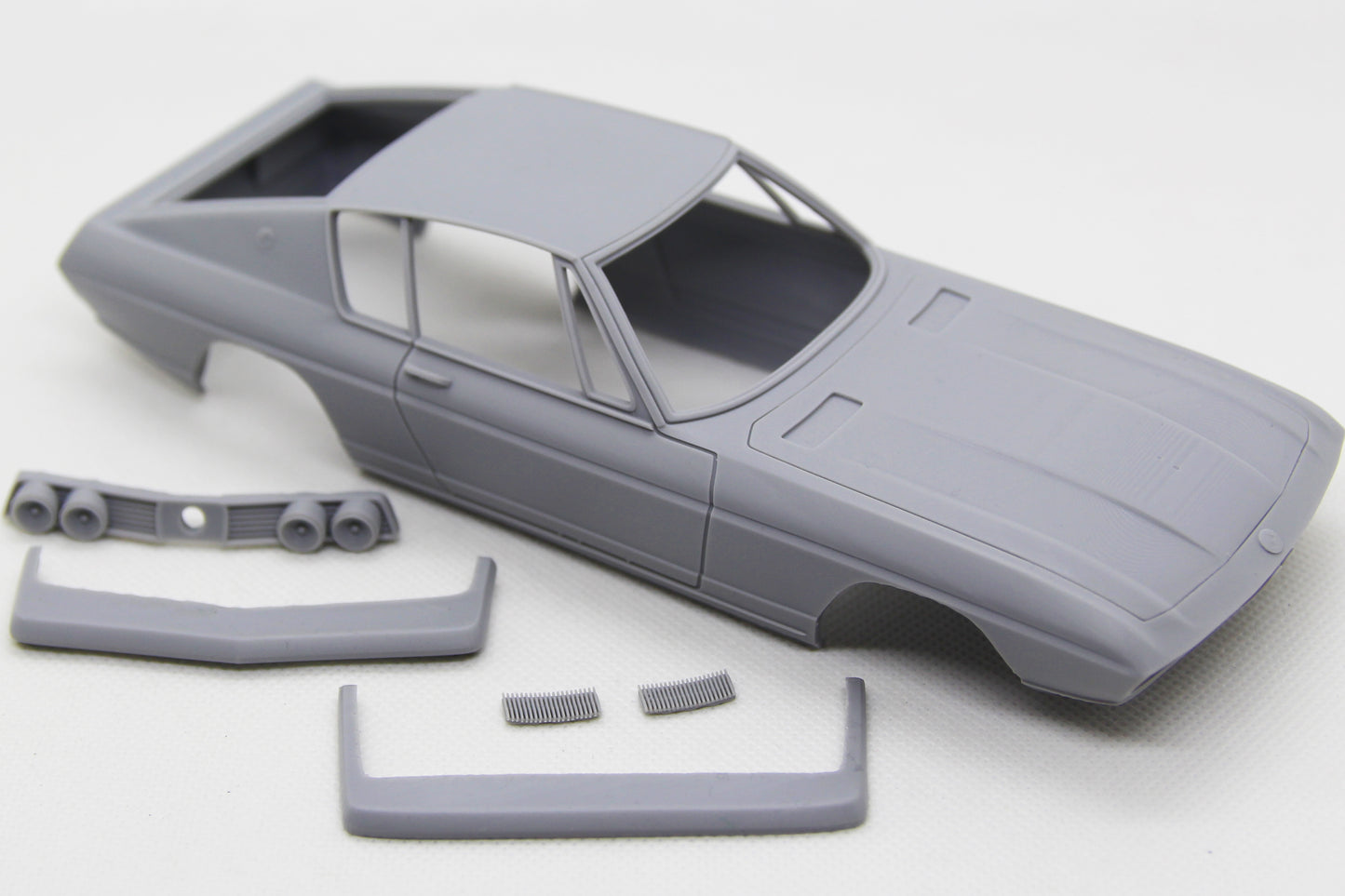 1/24 3D print resin kit BMW 2800 GTS 1969