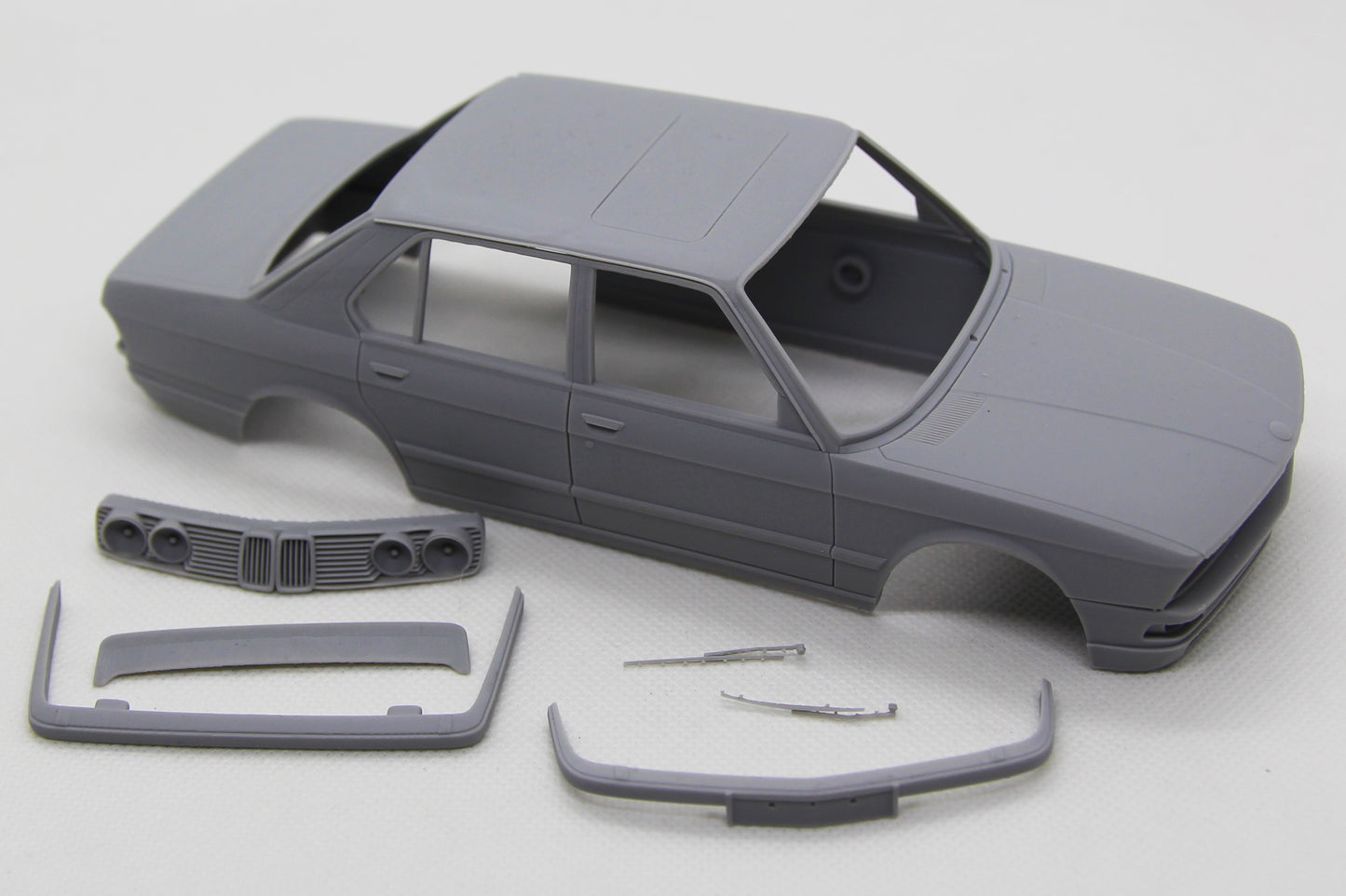 1/24 3D print resin kit BMW 5 Series (E28) stance version with BBS Kerscher RX wheels