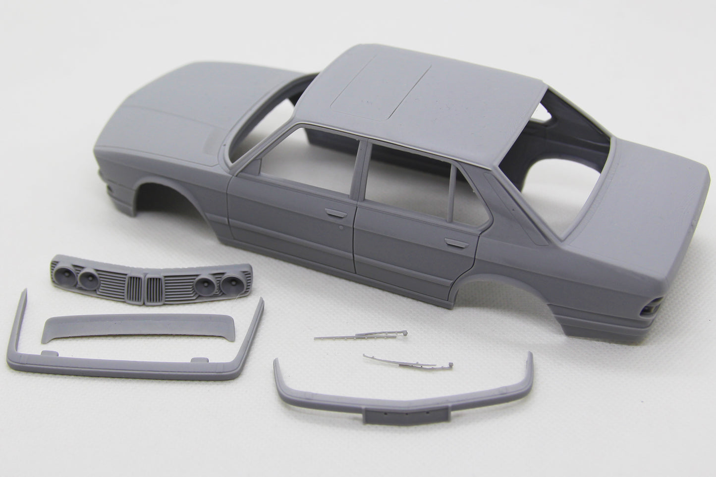 1/24 3D print resin kit BMW 5 Series (E28) stance version with BBS Kerscher RX wheels