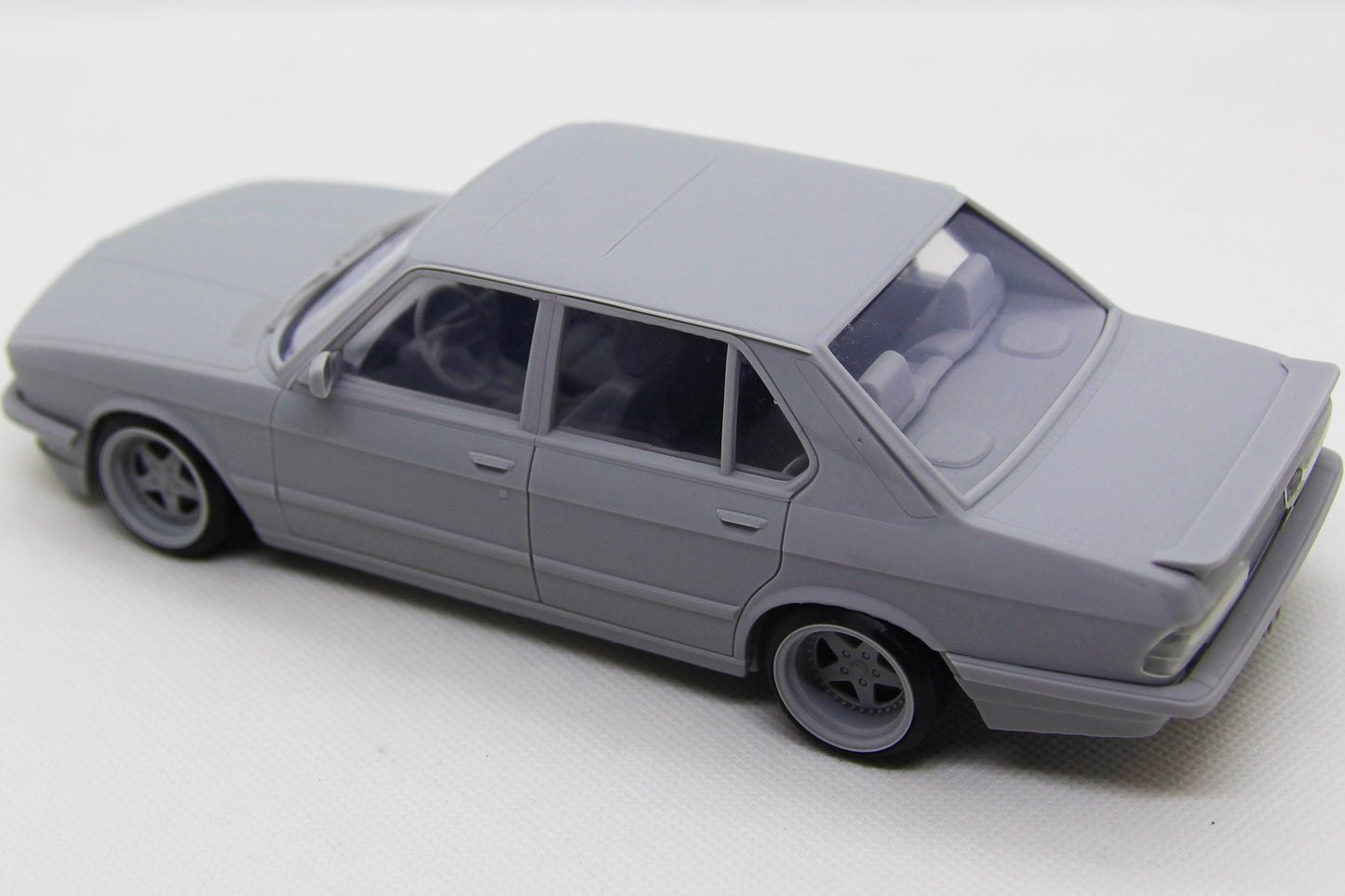 1/24 3D print resin kit BMW 5 Series (E28) stance version with BBS Kerscher RX wheels